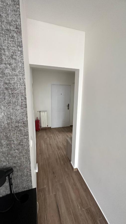 Seti Gorgeous Apartments With Jacuzzi Белград Екстериор снимка
